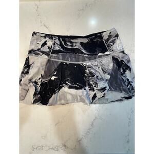 Lululemon Hit Your Stride skort in the Biggie Pigment Wave White Black -8